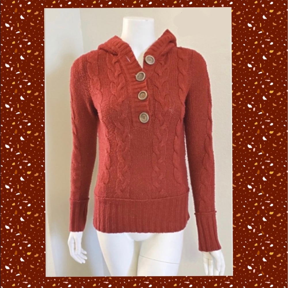 Delias Sweater